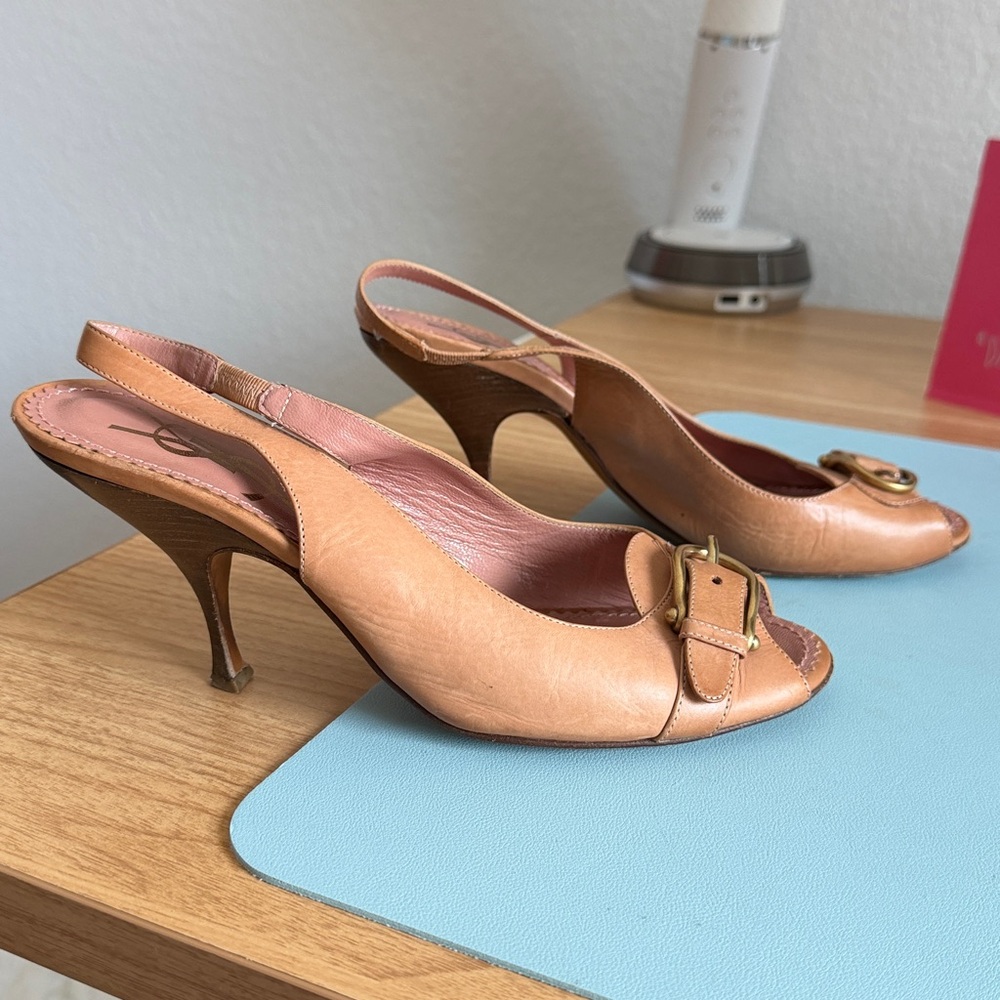 Yves Saint Laurent Tan Leather Peep-Toe Slingback Heels with Gold Buckle - Picture 2 of 8
